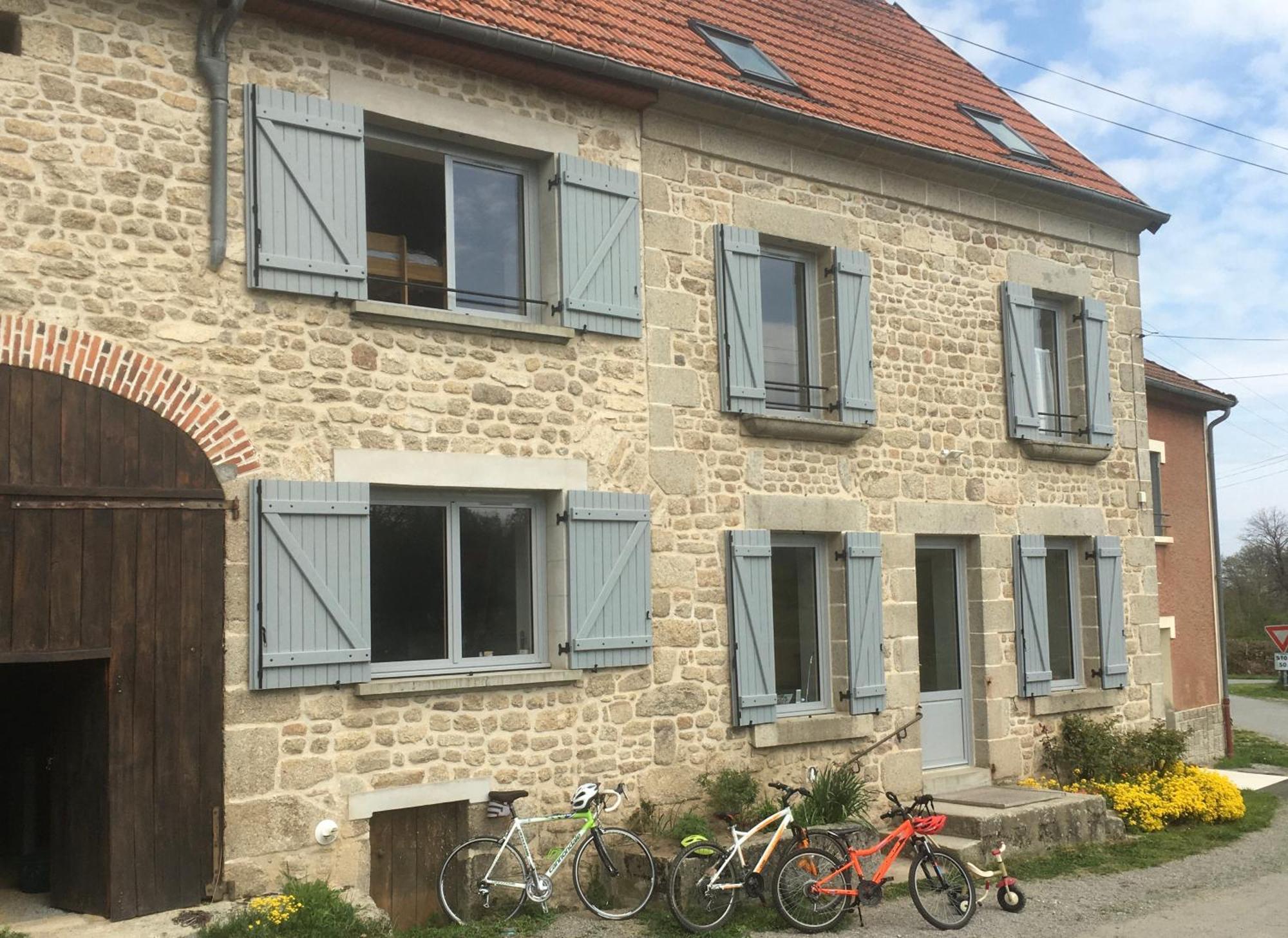 Roue D'Escampette Gite D'Etape Et De Sejour Champagnat  Zewnętrze zdjęcie